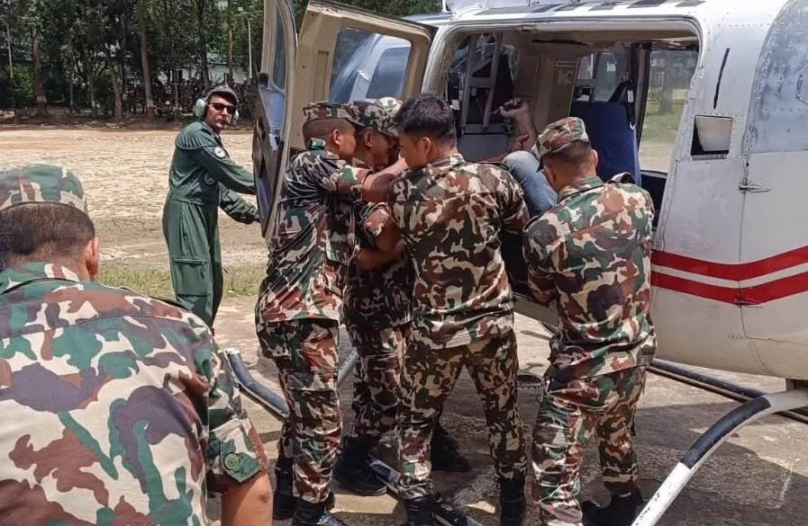 बाढी प्रभावित क्षेत्रमा उद्धारका लागि १२ हेलिकोप्टर परिचालन