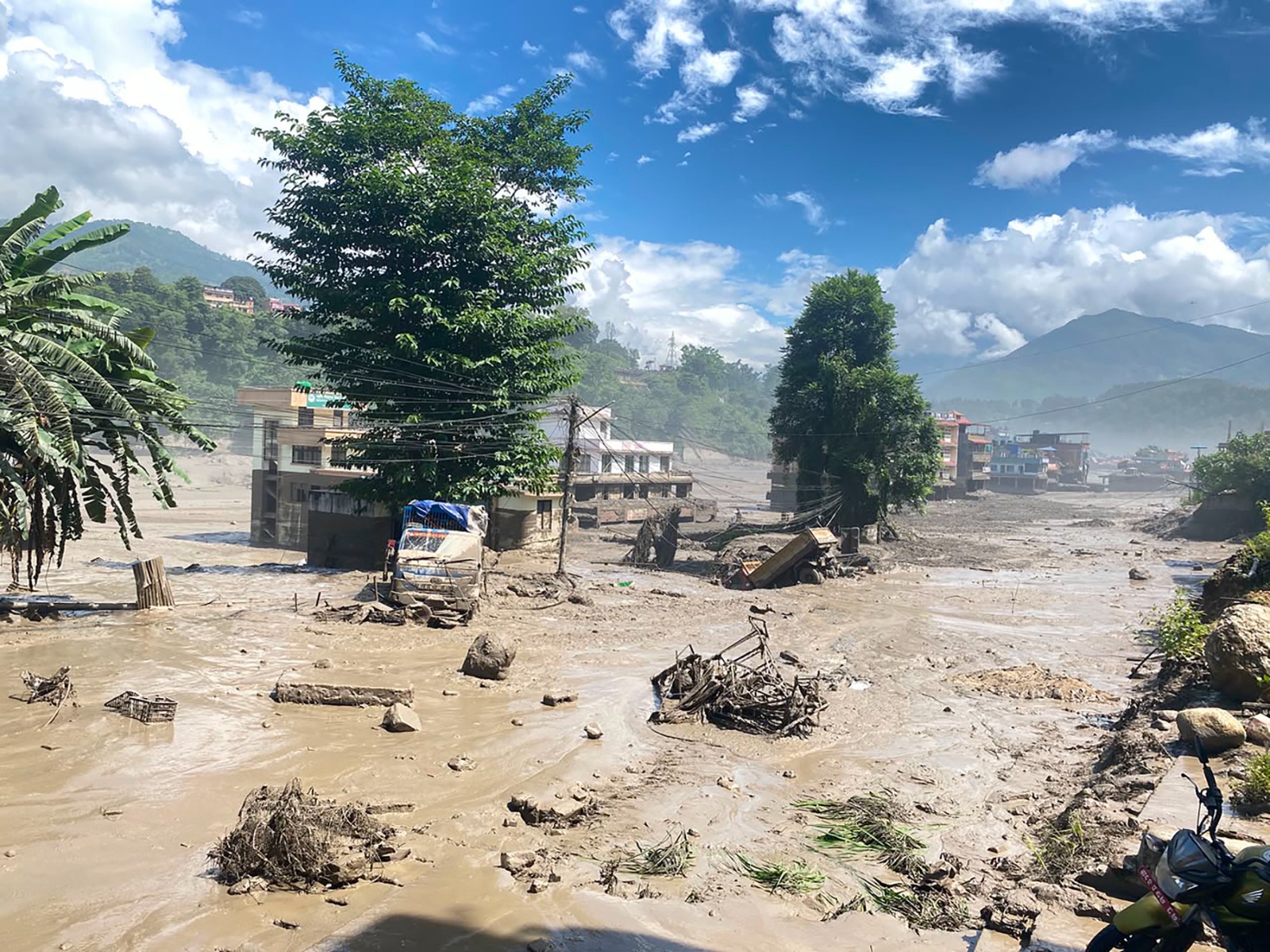 ४२० पर्यटक अझै सम्पर्कविहीन