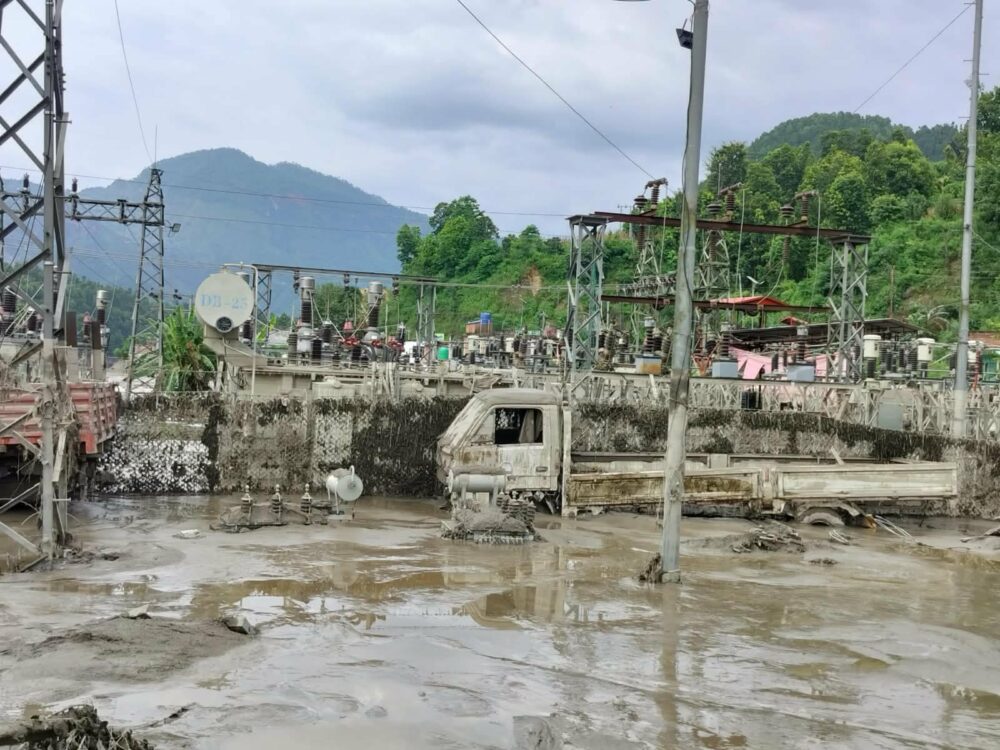 अपर त्रिशूली थ्री बि आयोजनामा कार्यरत १२ जना कर्मचारी सम्पर्कविहीन