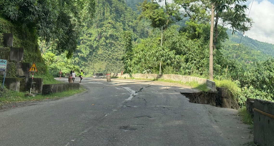 कृष्णभीर सडक भासियो, विज्ञ टोलीको अध्ययनपछि मात्र मर्मत गरिने