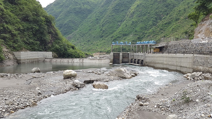 रसुवामा लाङटाङ खोला जलविद्युत् आयोजनाका ३५ कामदार सुरुङभित्र फसे