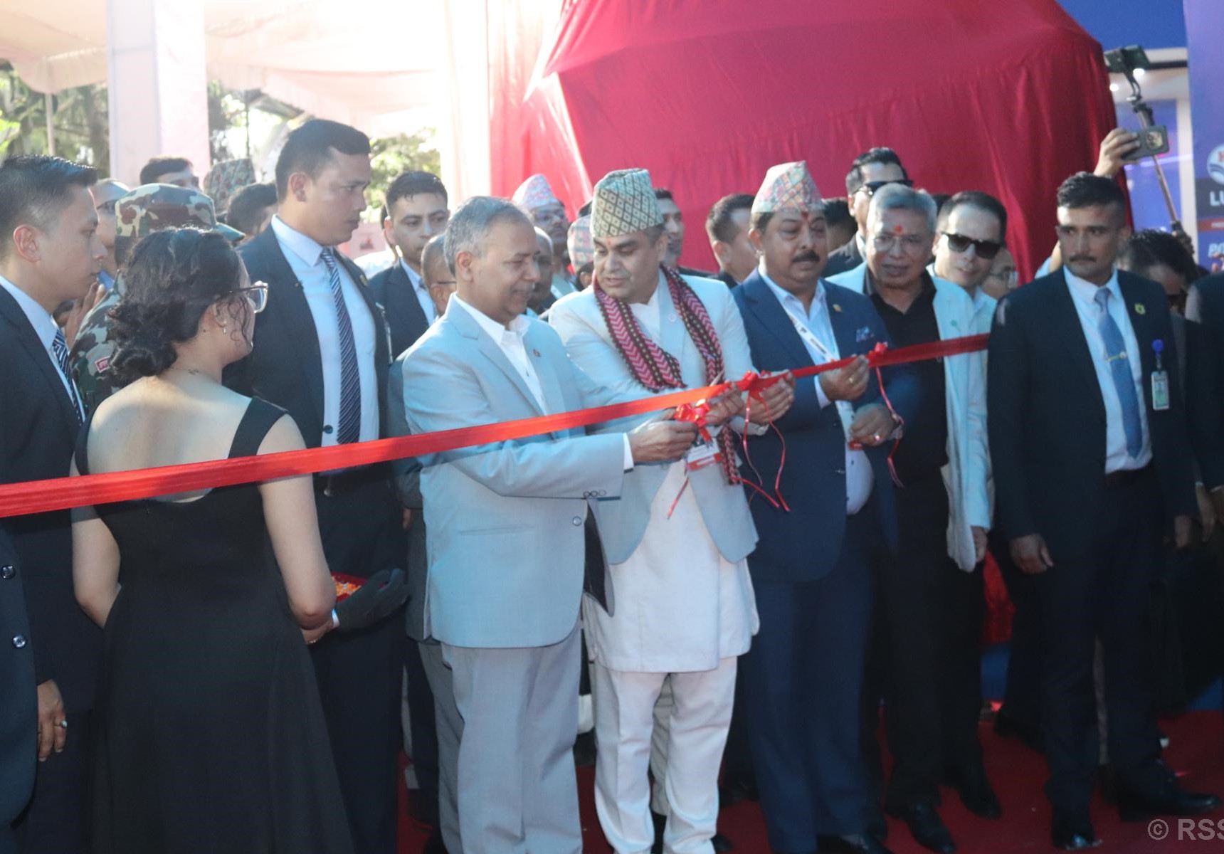 अटोमोबाइल क्षेत्र नेपालको अर्थतन्त्रको मेरुदण्डः उपराष्ट्रपति यादव