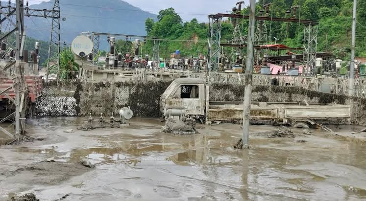 भोटेकोशी बाढीः महोत्तरीका १० जना सम्पर्कविहीन