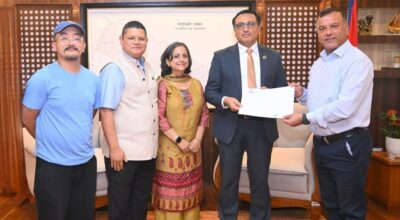 युलेन्स फाउन्डेसनद्वारा प्रधानमन्त्री राहत कोषमा २० लाख रुपैयाँ सहयोग