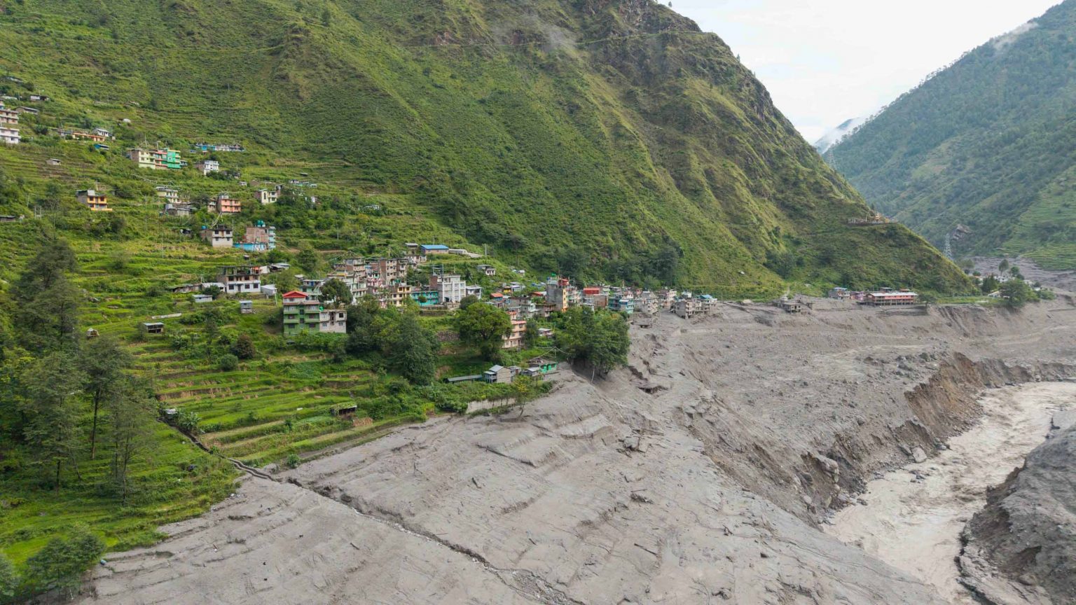 सडक सञ्जाल अवरुद्ध हुँदा रसुवामा खाद्यान्न अभाव, बिरामी मारमा