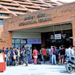 दसैँको बिदामा पनि रोकिएन विदेशिने युवाको लर्को