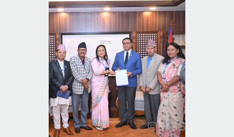 लघु, घरेलु तथा साना उद्योग सरकारको प्राथमिकतामा रहेको अर्थमन्त्री वाग्लेको भनाइ