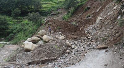 बाजुरामा पहिरोले सडक र विद्युत् अवरुद्ध