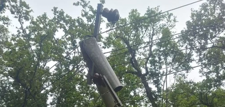 लगातारको वर्षाले सुर्खेतमा विद्युत् सेवा अवरुद्ध
