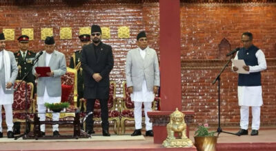 नवनियुक्त उद्योग, वाणिज्य तथा आपूर्तिमन्त्री साहले लिए शपथ