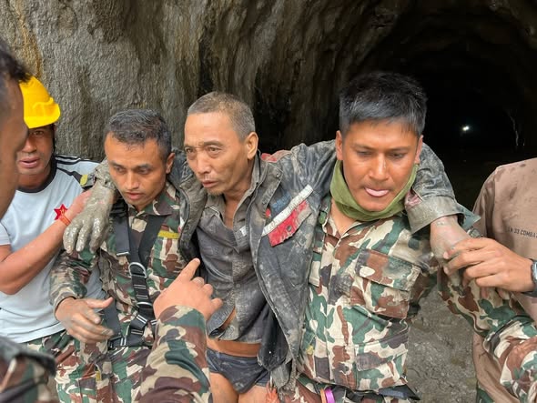 बाढीको ११ दिनपछि माथिल्लो त्रिशूली-१ को सुरुङबाट चिनियाँ नागरिकको उद्धार