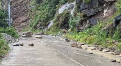 सिद्धार्थ राजमार्गको धैरेनी खण्ड भासिएपछि ठूला सवारीसाधनमा रोक