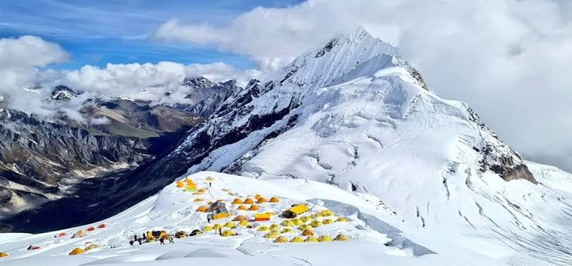 मनास्लु हिमाल आरोहणका लागि ४६६ विदेशीले लिए अनुमति