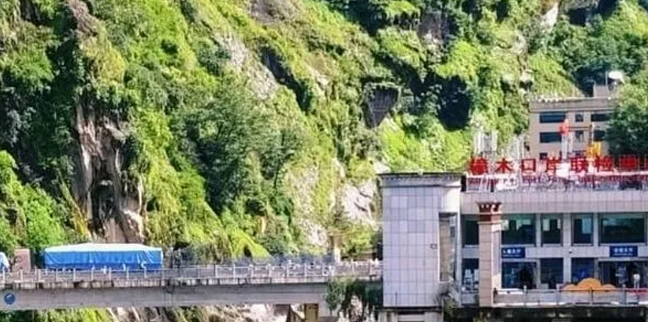 झाङ्मु पोर्ट अनिश्चितकालको लागि बन्द