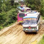 कर्णाली राजमार्गमा यातायात व्यवसायीको मनपरीले यात्रु सास्तीमा
