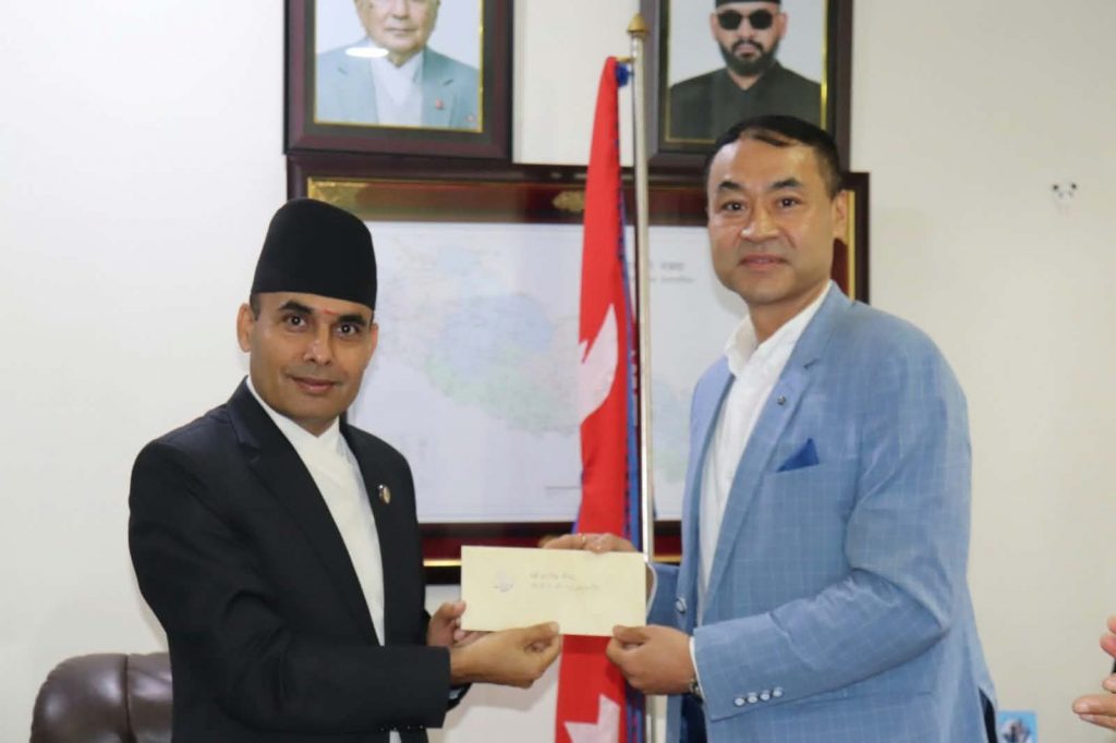 विज्ञापन बोर्डका अध्यक्ष श्रेष्ठले लिए शपथ