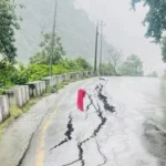 त्रिशूलीको कटानले सिमलतालमा सडक भासियो