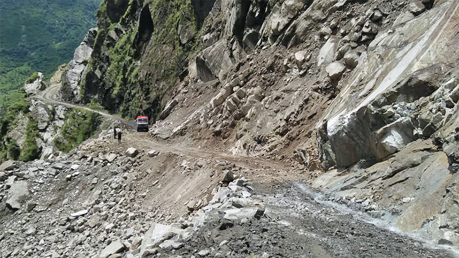 इन्धन अभाव हुँदै गएपछि मुस्ताङमा विकास निर्माणका काम प्रभावित