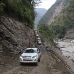 वर्षाले अवरुद्ध जोमसोम–कोरला सडक सञ्चालन