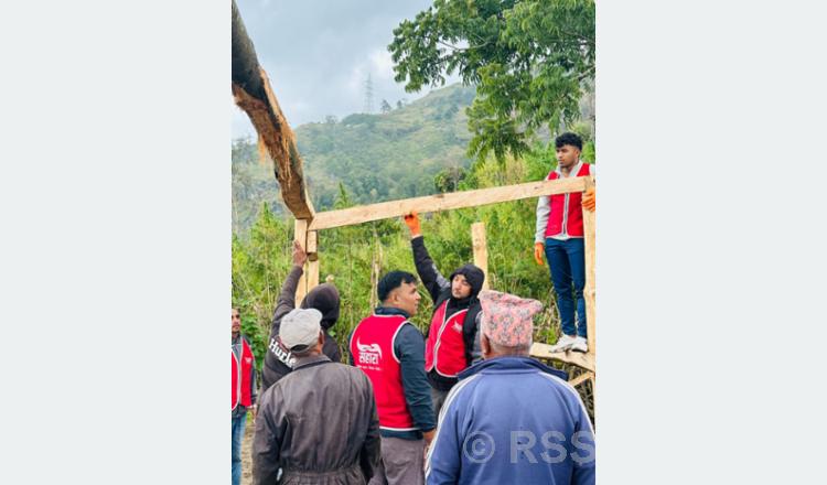 पहिरो प्रभावितलाई श्रमदानबाट अस्थायी आवास