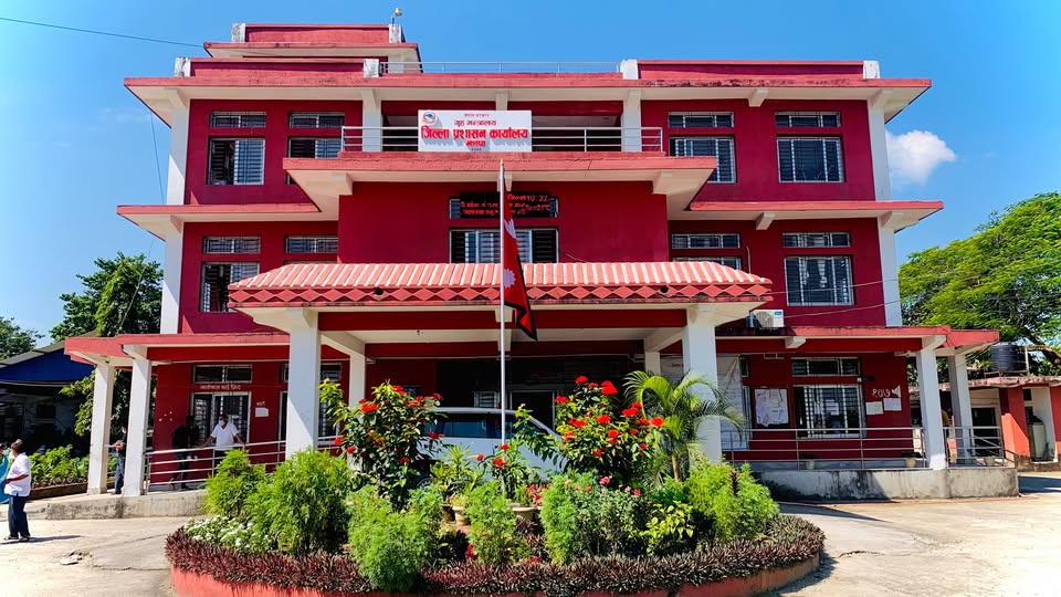 झापामा उपभोक्ता हितविपरीत काम गर्ने पाँच व्यवसायीलाई जरिवाना