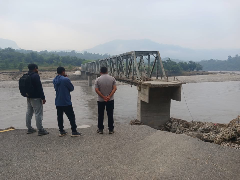 कालीगण्डकी पुलको तनहुँतर्फको पहुँँच सडक पुनर्निर्माण हुँदै