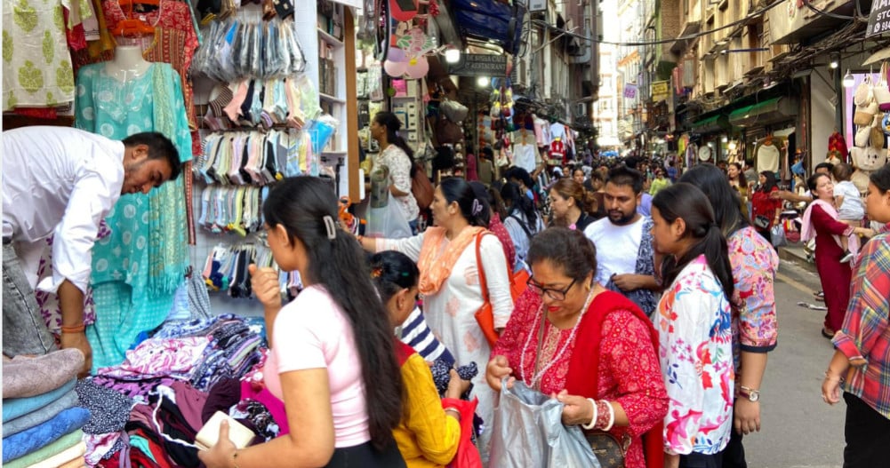 दसैँ नजिकिएसँगै भोजपुरमा बढ्यो चहलपहल