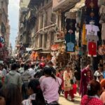 दसैँ नजिकिएसँगै काठमाडौँका खुला बजारमा बढ्यो ग्राहकको चहलपहल