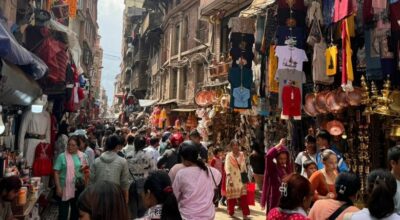 दसैँ नजिकिएसँगै काठमाडौँका खुला बजारमा बढ्यो ग्राहकको चहलपहल