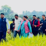 केरा खेतीमा भएको क्षतिबारे मन्त्री चौधरीद्वारा कृषकसँग छलफल