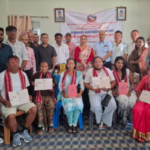 भूमिहीन दलित तथा अव्यवस्थित परिवारको हातमा जग्गाधनी पुर्जा