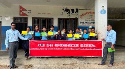 नुवाकोट र रसुवाका बाढी प्रभावित विद्यार्थीलाई ५ हजार सौर्य बत्ती वितरण