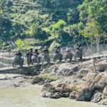मलेखुको झोलुङ्गे पुलमा मोटरसाइकलको चाप