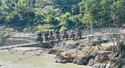 मलेखुको झोलुङ्गे पुलमा मोटरसाइकलको चाप