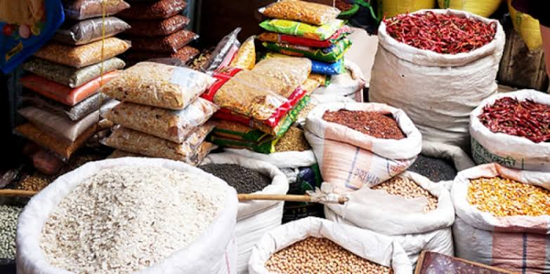 खाद्यको सहुलियत बिक्री केन्द्रमा उपभोक्ता आकर्षित